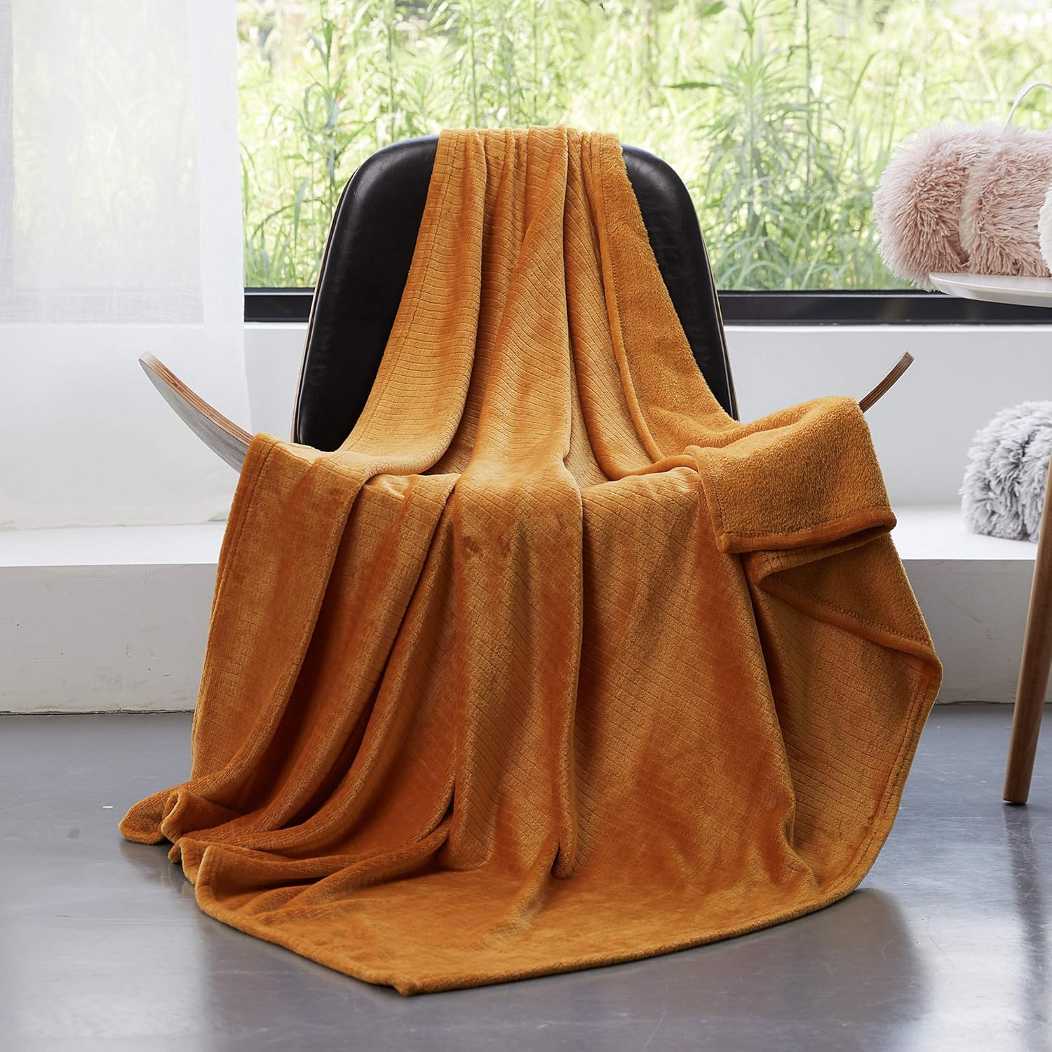 GONAAP Ultra Comfortable Lightweight Super Soft Blanket