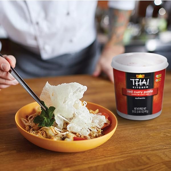 THAI KITCHEN RED CURRY PASTE, 35 OZ – ONE 35 OUNCE TUB OF THAI RED CURRY PASTE WITH RED CHILI PEPPER, LEMONGRASS, THAI GINGER AND SPICES, PERFECT FOR STIR-FRIES AND SOUP BASES