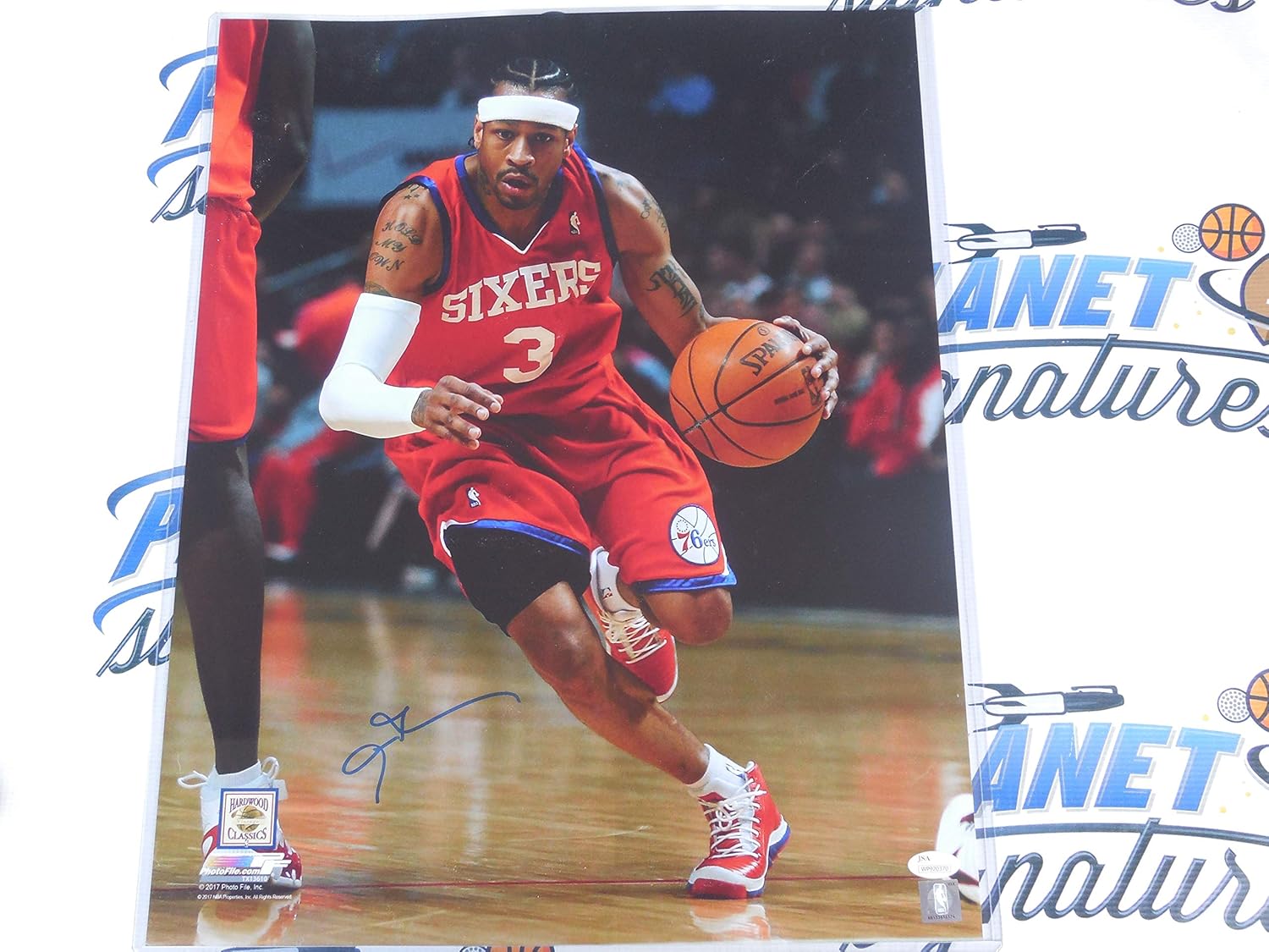 Allen Iverson Ai Signed Philadelphia 76ers Sixers 16x20 Nba Licensed Photo Jsa Coa At Amazon S Sports Collectibles Store
