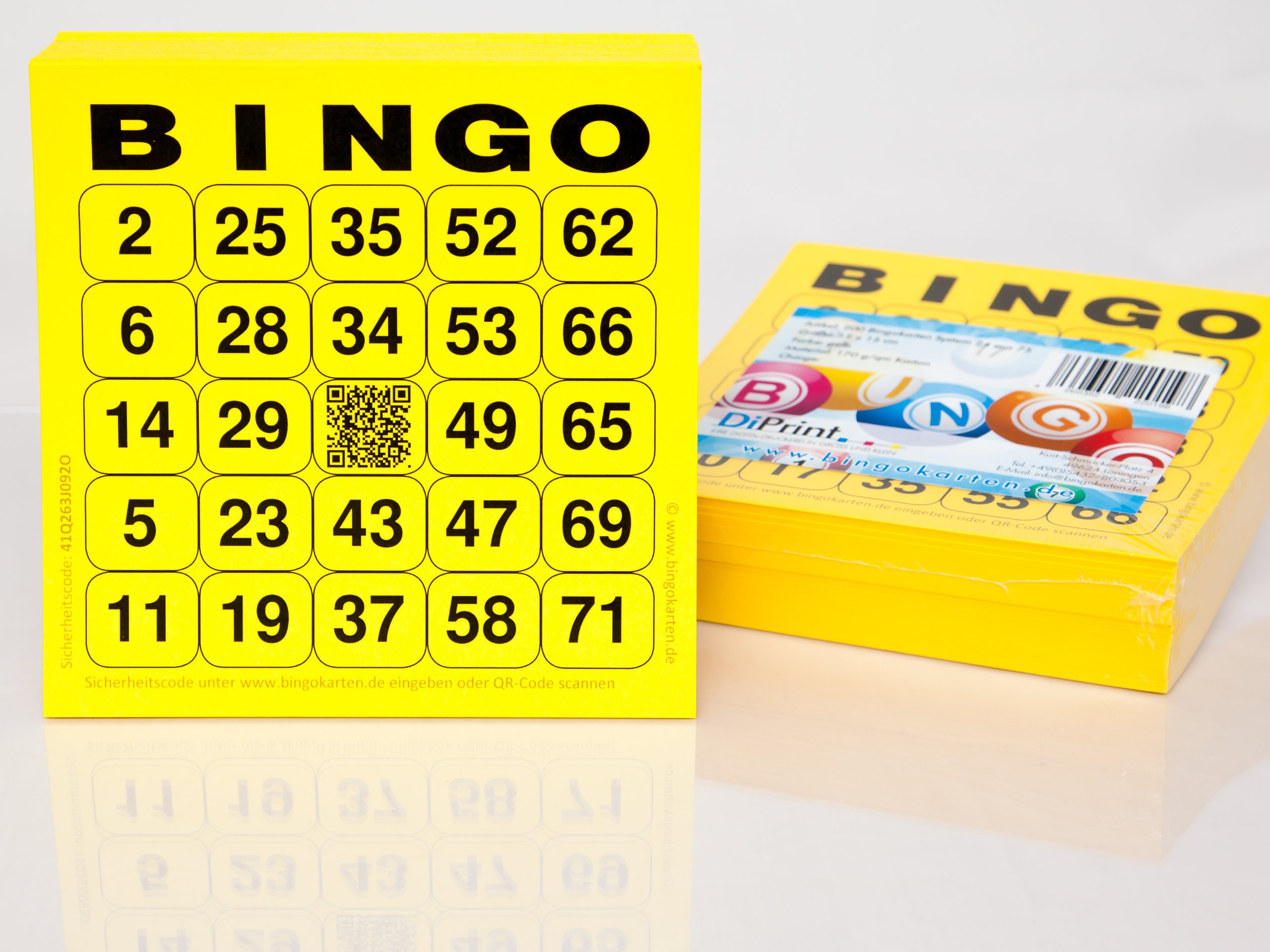 200 Large Bingo Cards for Seniors 24 from 75 with Joker in the Centre (Yellow)