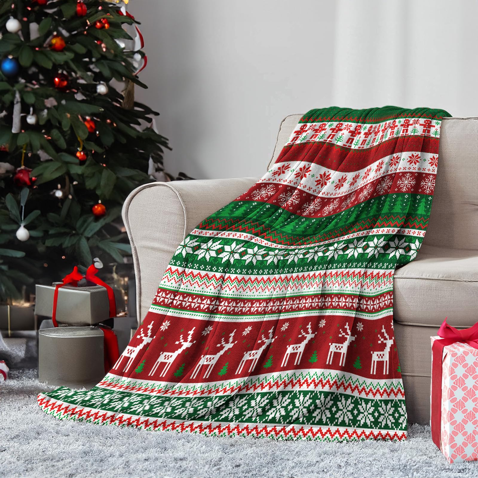 Christmas Blanket, Boho Christmas Blankets and Throws, Red and Green Christmas Throw Blanket for Women with Reindeer Print, Cozy Soft Fluffy Fleece Christmas Decoration for Couch Home Decor-50x60 inch