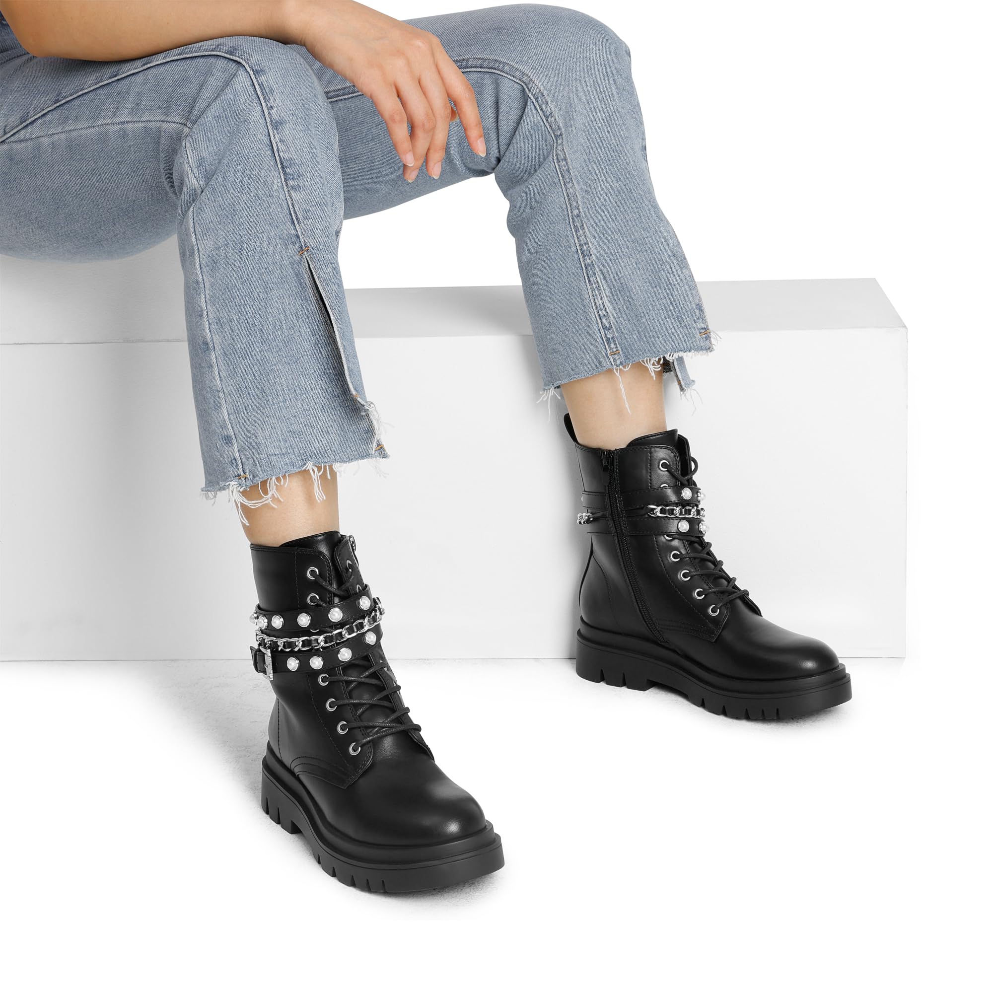 DREAM PAIRS Women's Fashion Platform Combat Boots Lace Up Lug Sole Goth Ankle Booties Shoes
