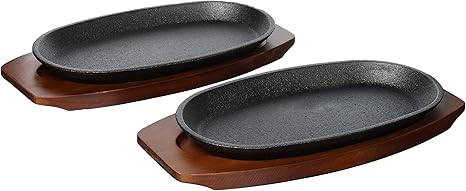 Amazon Co Jp パール金属 ステーキ皿 鉄板 24cm 小判型 2枚組 ハンドル付 木製 プレート2枚組 Hb 3026 ホーム キッチン