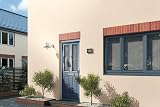 Johnstone's Exterior Smooth Masonry Paint Magnolia 5L 60m² Dry 1–2h view 4