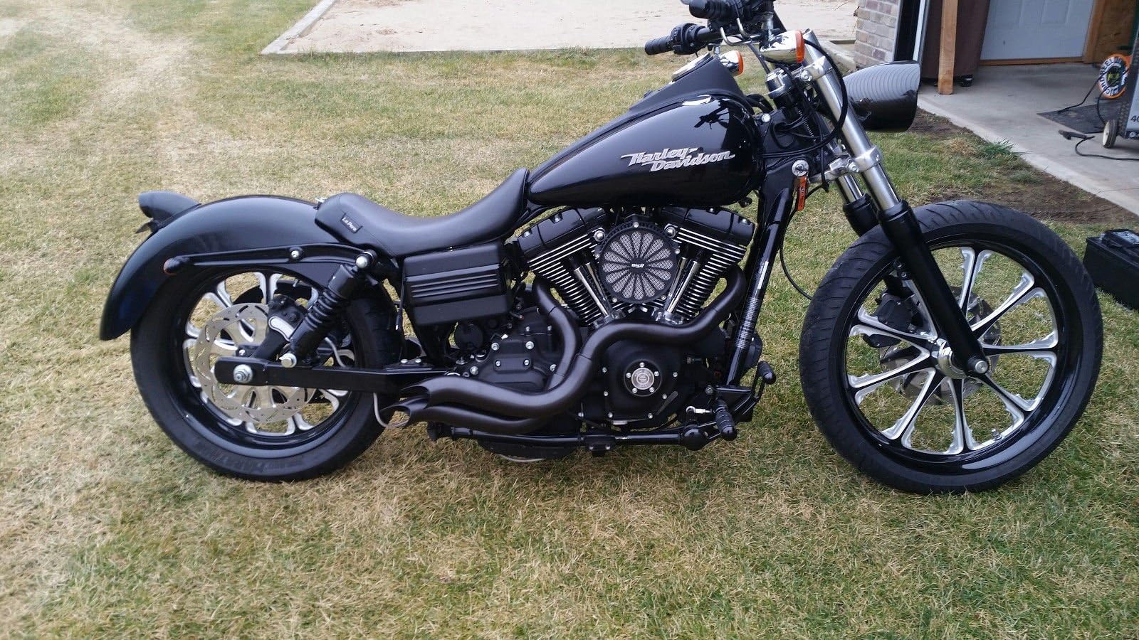 ACCESSORIESHD -LAF AMBUSH Step Tuned 2-1/2" Straight Thru Racing Pipes WITH HEAT SHIELDS FOR SOFTAILS AND BAGGERS AND CUSTOMS DYNAS REQUIRE SMALL MODIFICATIONS