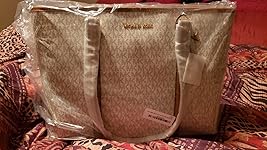 Review Image by LoUiS**TaShA AuCkErMaN LoUiS**TaShA AuCkErMaN