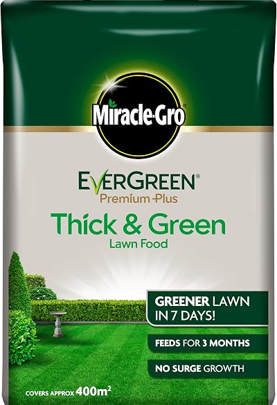 Miracle-Gro EverGreen Premium Plus Thick & Green Lawn Food 8kg 400 m2