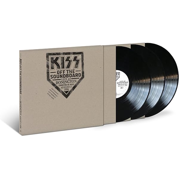 Amazon.com: KISS Off The Soundboard: Live In Tokyo[3 LP]: CDs & Vinyl