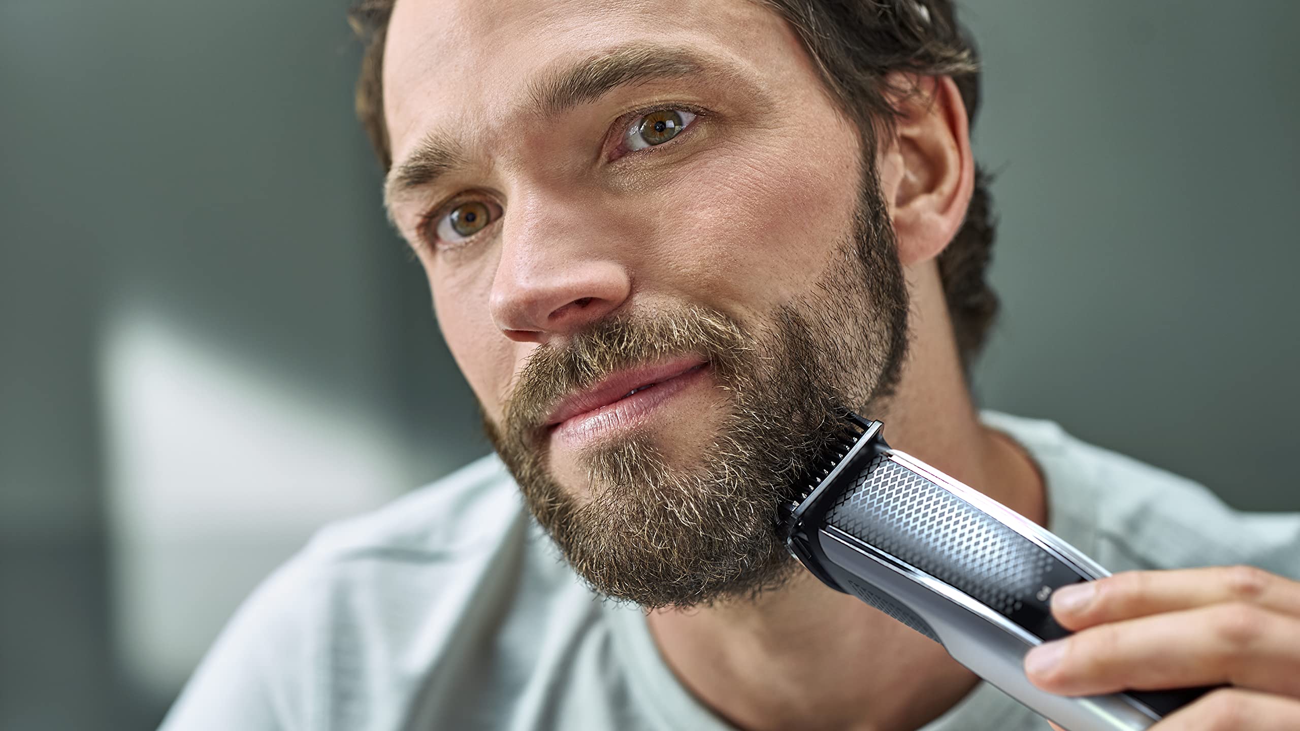 Norelco Philips Beard Trimmer and Hair Clipper Series 5500, Electric, Cordless, one Pass Beard Trimmer and Hair Clipper with Washable Feature for Easy Clean - No Blade Oil Needed - BT5511/49