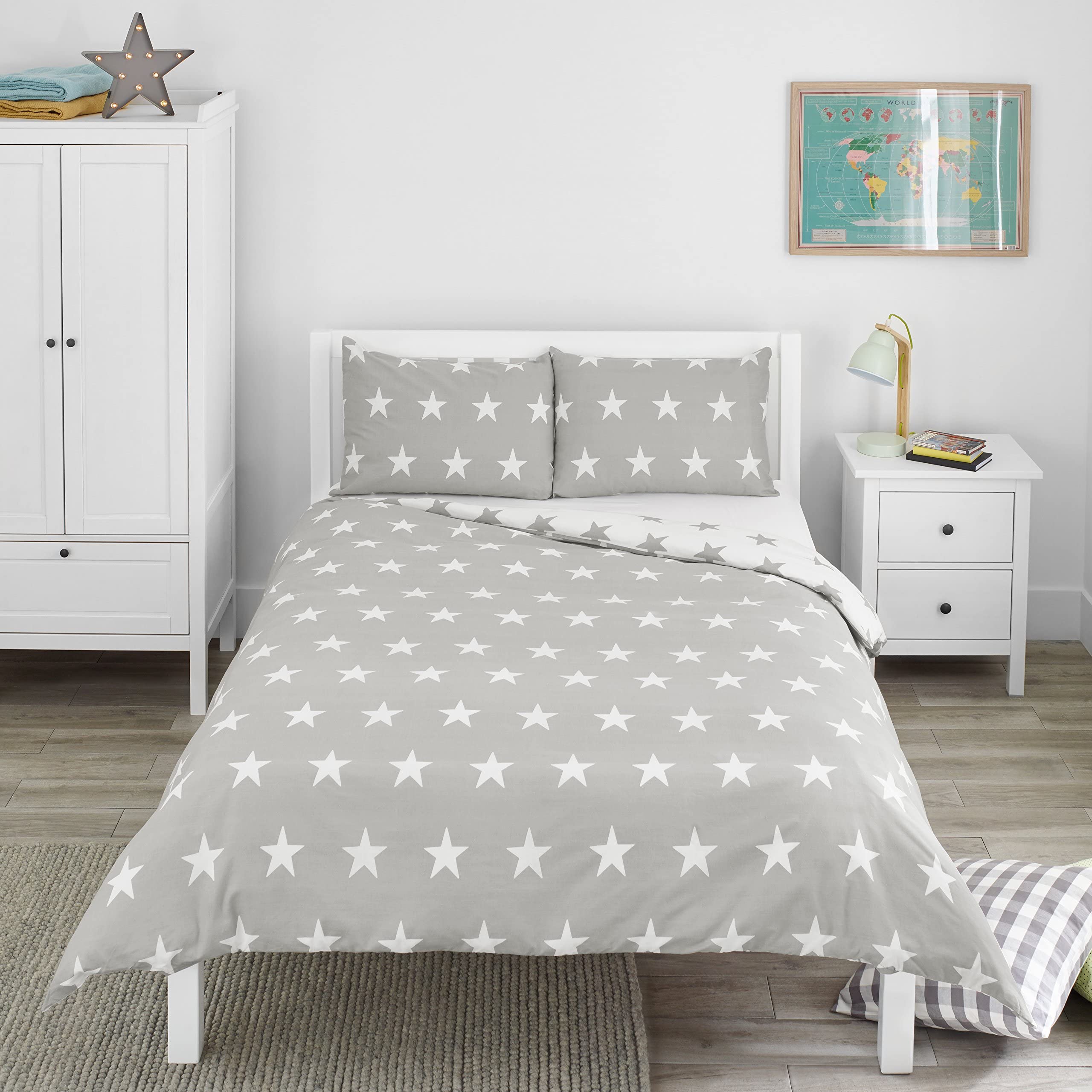 Bloomsbury Mill - Kids Double Duvet Set - Kids Double Bedding for Boys and Girls - Grey and White Stars Reversible Childrens Double Bed Duvet Cover Set with 2 x Pillow Cases - 200x200cm