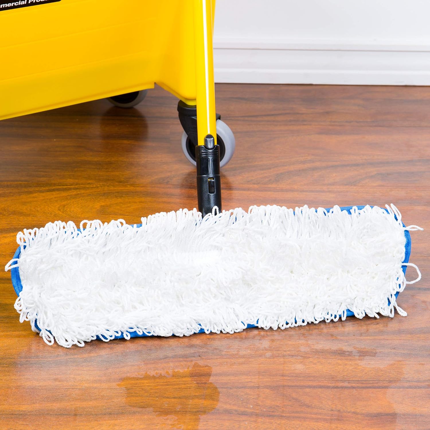 Rubbermaid Commercial Flow Flat Mop Finish Kit 1 1 2 Gallon Yellow Fgq97900yl00