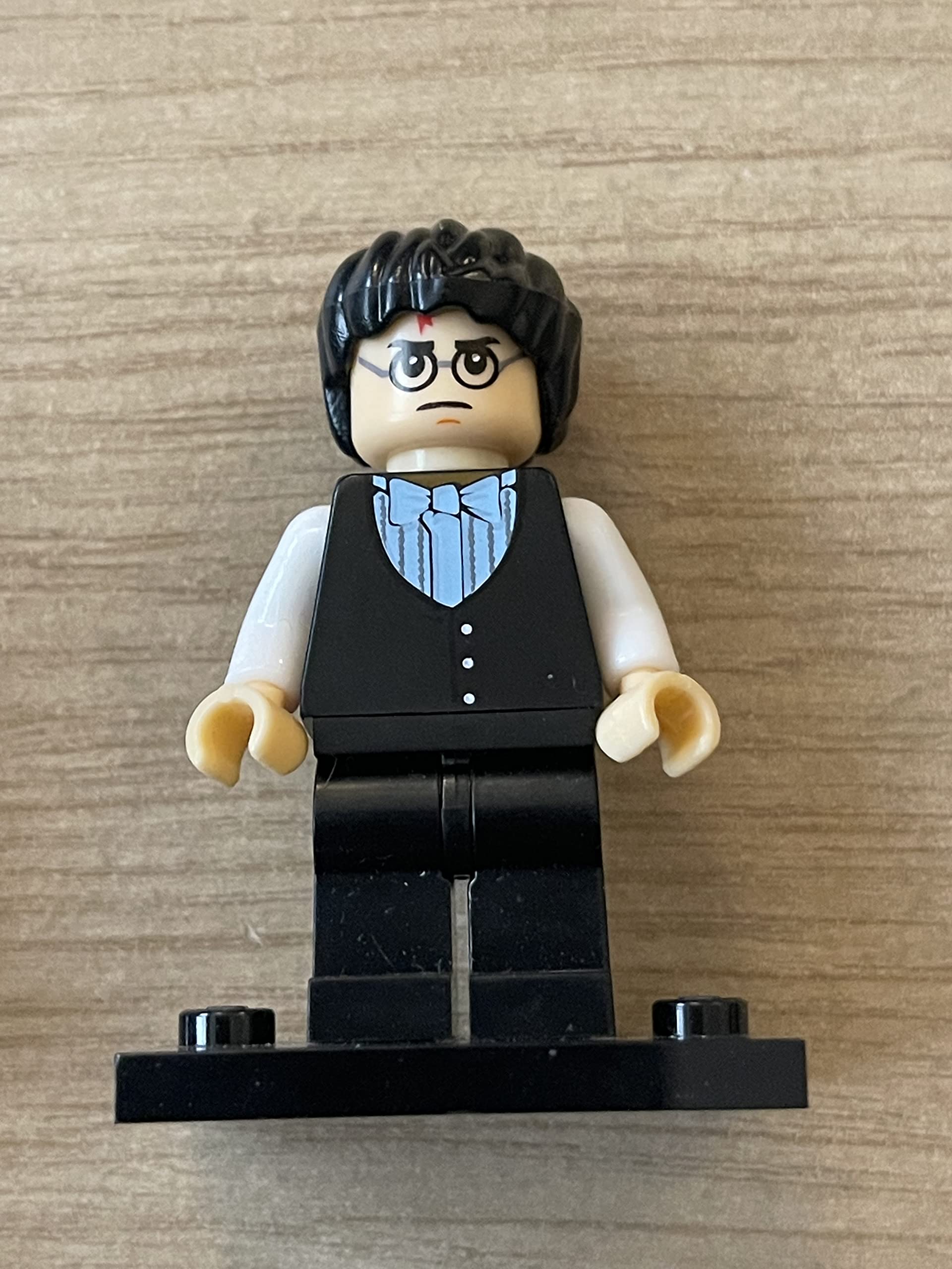 LEGO Harry Potter: Harry Potter with Yule Ball Vest and Bow Tie Minifigure