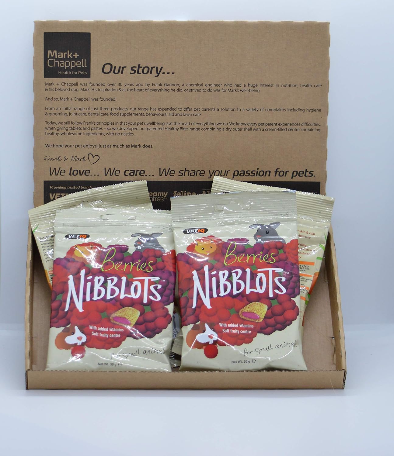 VETIQ Berries Nibblots for Small Animals Tasty Treats Made with Added Vitamins & a Soft Creamy - Image 3