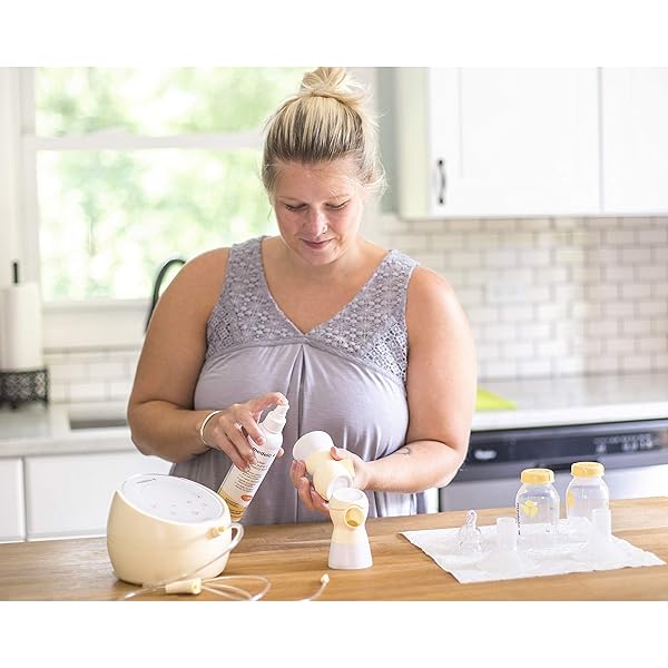 MEDELA QUICK CLEAN BREAST PUMP AND ACCESSORY SANITIZER SPRAY SAFE NO RINSE BREASTPUMP STERILIZER ELIMINATES 99.9 OF COMMON BACTERIA AND GERMS 8 FLUID OUNCES, CLEAR