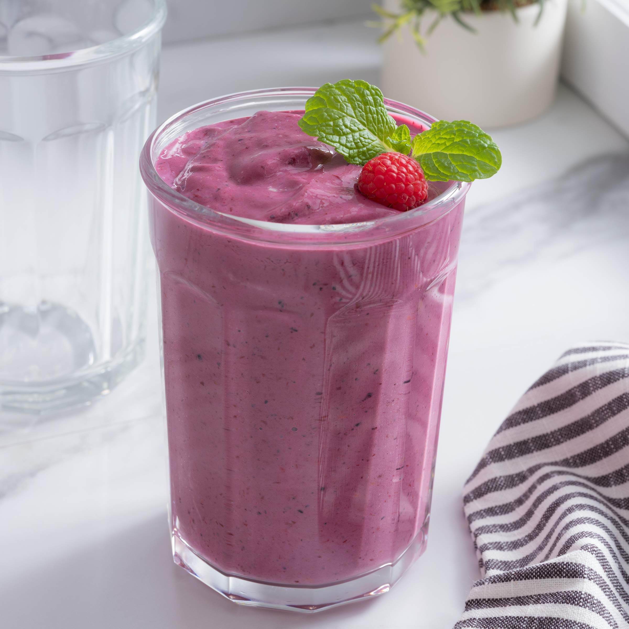 Arc International Luminarc Working Glass Storage Jar/Cooler with White Lid, 21-Ounce, Set of 4 by Arc International