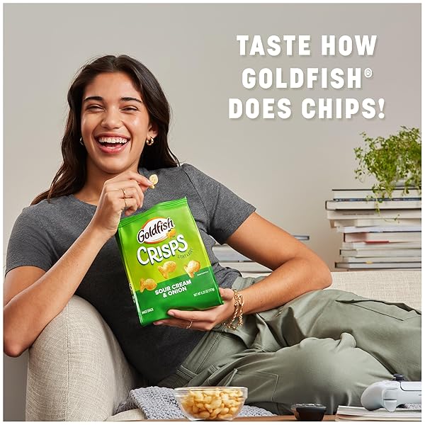 GOLDFISH CRISPS SOUR CREAM & ONION BAKED CHIP CRACKER SNACKS, 6.25 OZ BAG