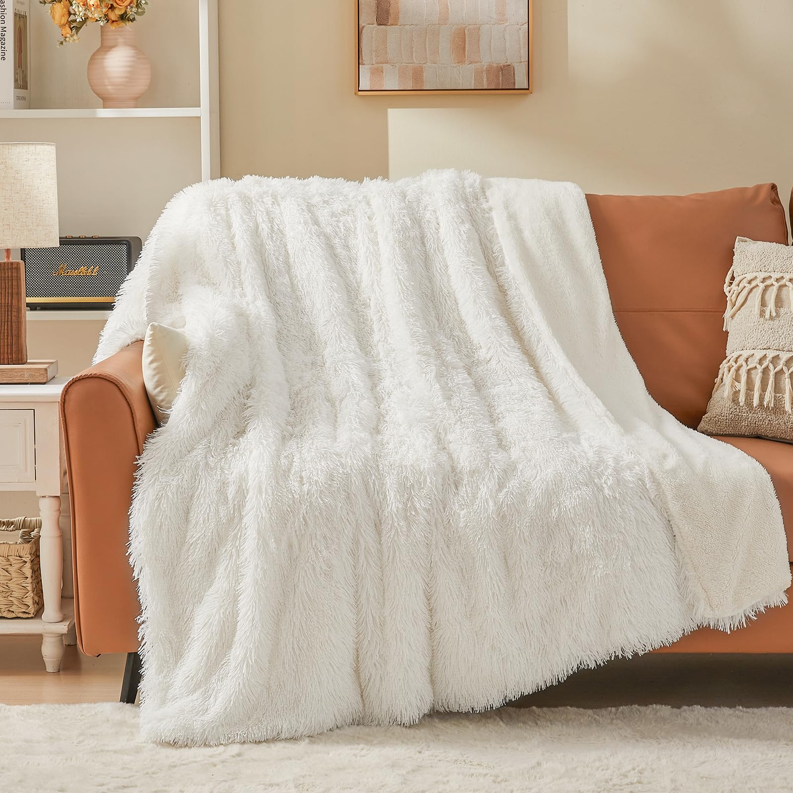EMME Faux Fur Blanket, Super Soft, Thick and Elegant, Fluffy Microfiber Fleece Blanket, Warm Cozy Reversible Throw, White, 130 x 150 cm