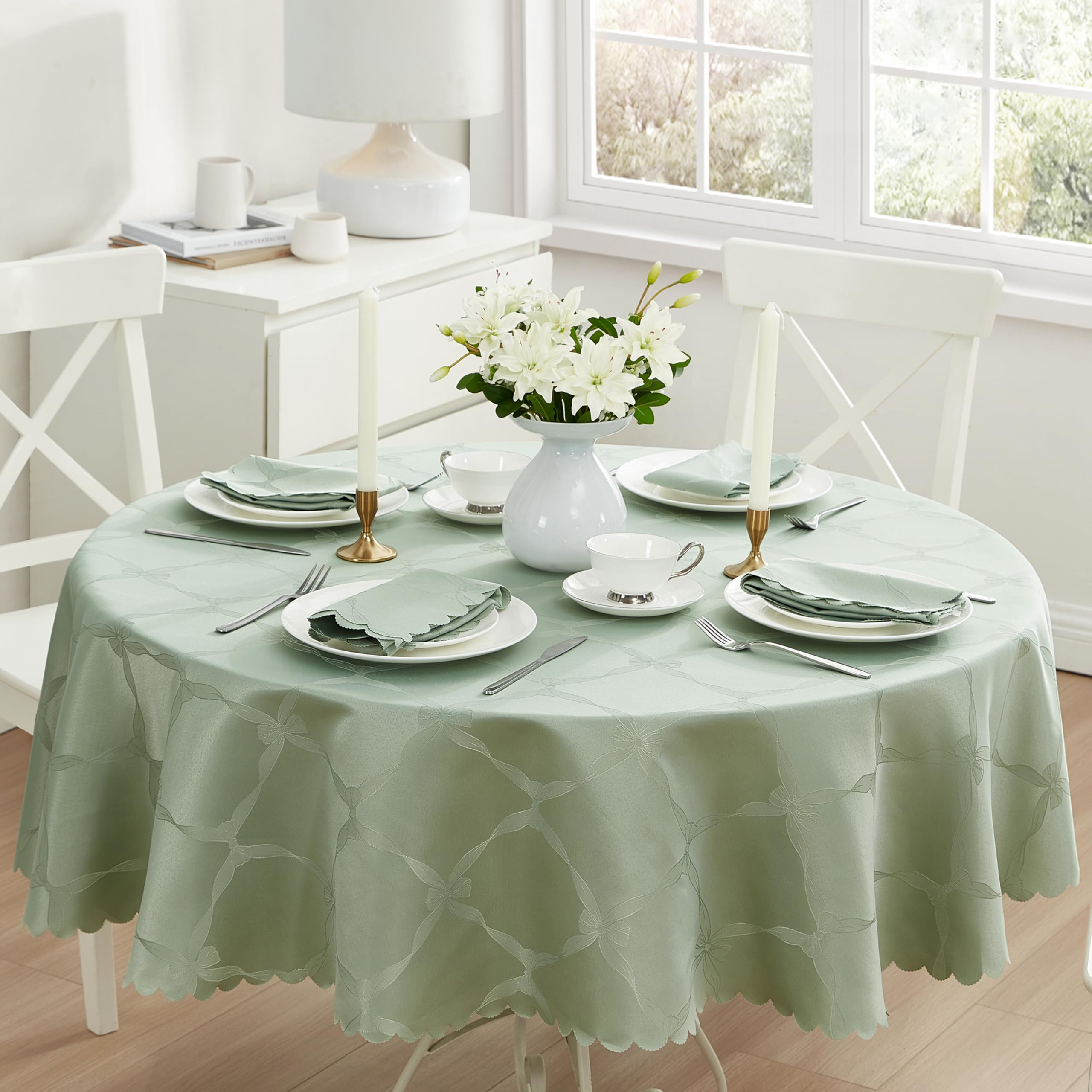 Newbridge Ribbons and Bows Damask Holiday