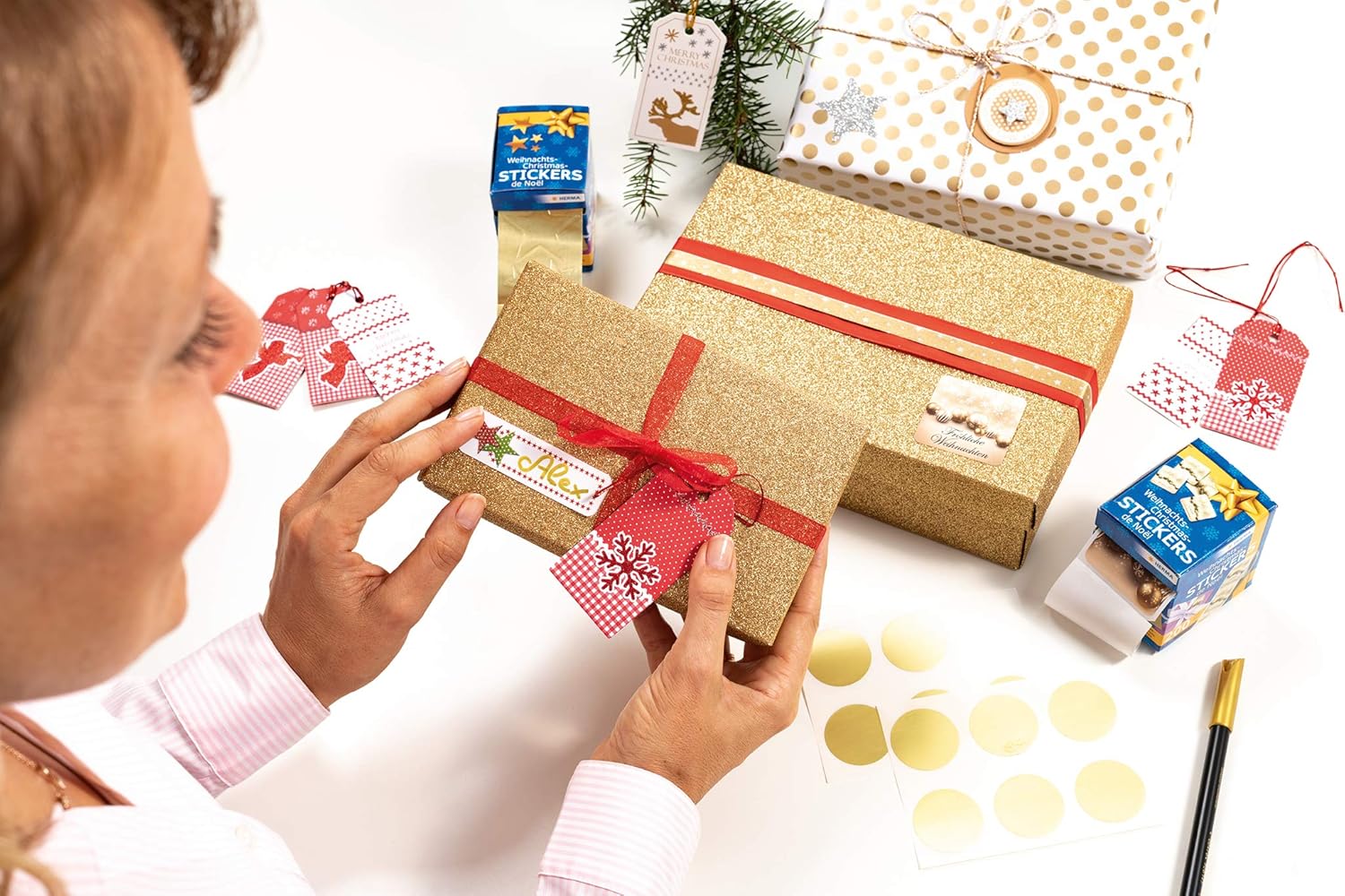 HERMA 200 Christmas Bauble Gold Stickers Roll for Card Making Crafts, Envelopes and Xmas Decorations - Image 5