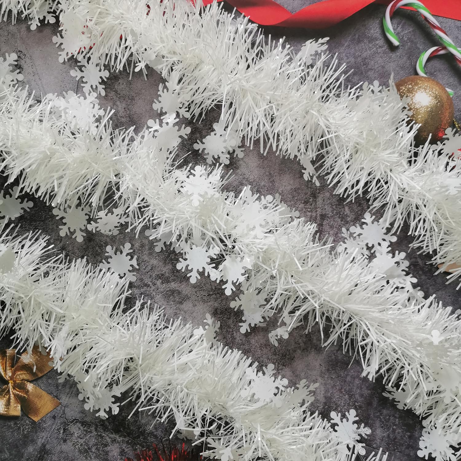 10 m / 32.8 ft Christmas Tinsel Garland, Long Xmas Garland Decorations Metallic Tinsel Strands Christmas Tree Boa Hanging Decoration for Christmas Home Decorations Wreath Wedding Party (Snowflake)