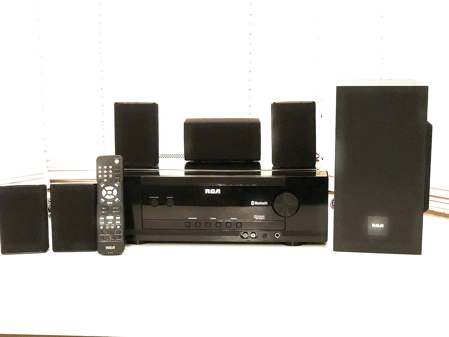 Amazon.com: RCA 1000-Watt Audio Receiver Home Theater System - Dolby  Digital 5.1 Surround Sound & AM/FM Tuner - Bluetooth & Blu-Ray Compatible,  ...