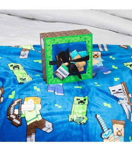 Paladone Minecraft Creeper Couverture de Coussin 2 en 1 – Couverture de Voyage sous Licence Officielle Microsoft, Pliable, Douce et Moelleuse, Design Compact pour décoration de Salon ou de Chambre à Paladone Minecraft Creeper Couverture de Coussin 2 en 1 – Couverture de Voyage sous Licence Officielle Microsoft, Pliable, Douce et Moelleuse, Design Compact pour décoration de Salon ou de Chambre à