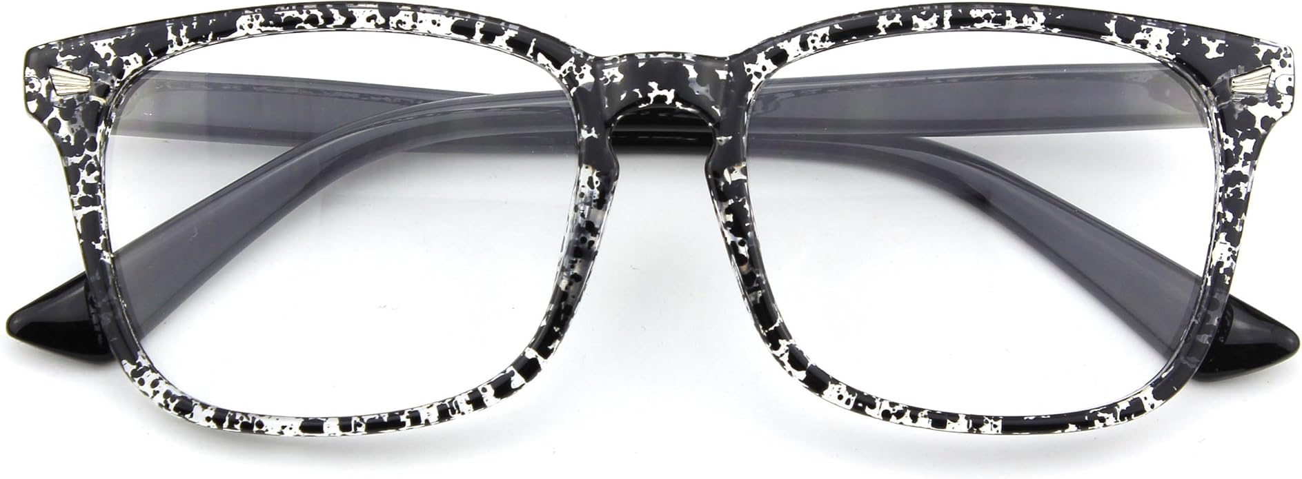 oversized black rimmed glasses