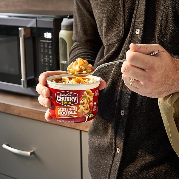 CAMPBELL’S CHUNKY SOUP, CLASSIC CHICKEN NOODLE SOUP, 15.25 OZ MICROWAVABLE BOWL (CASE OF 8)