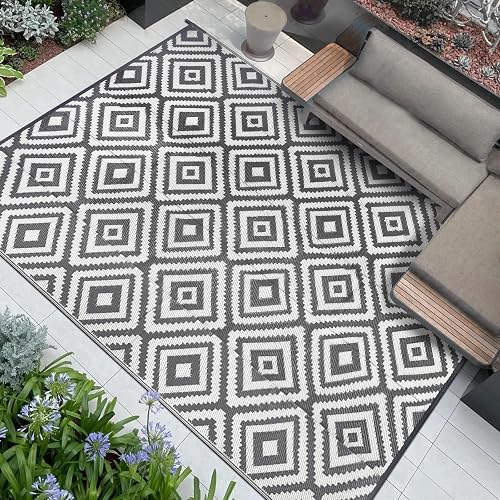 Famibay Outdoor Rug Garden Waterproof Large Outdoor Carpet Patio Rugs Reversible Plastic Straw Mat Lightweight Grey Geometric Garden Carpet for Camping Balcony Deck Porch BBQ