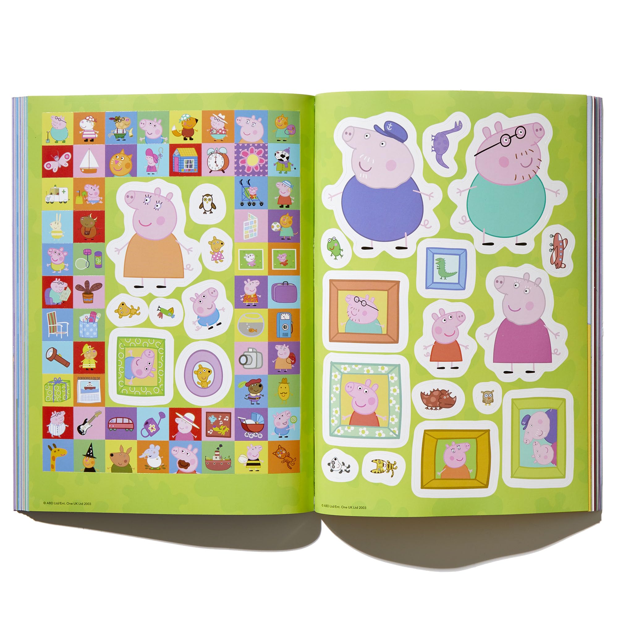 Peppa Pig Super Sticker Book: Over 1000 Stickers & 8 Posters Peppa Pig Super Sticker Book: Over 1000 Stickers & 8 Posters Paperback