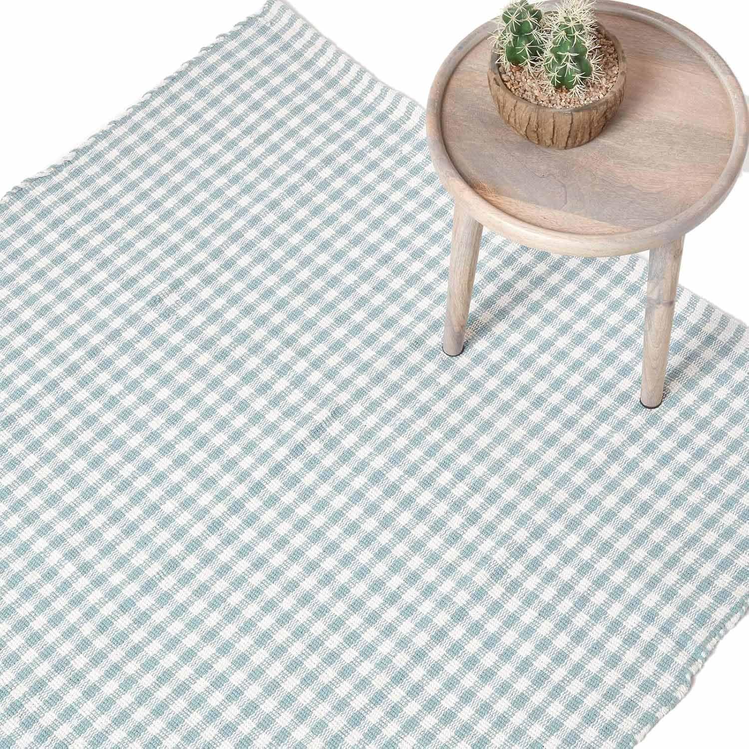 HOMESCAPES 100% Cotton Gingham Rug Handwoven Light Blue White 70 x 120 cm Check Large Rug for Living Room Bedroom and Hallway