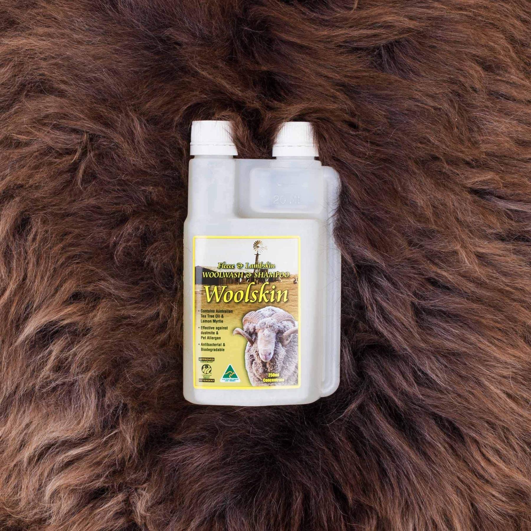 The Wool Company Woolskin Premium Woolwash 250ml - Perfect Sheepskin & Wool Detergent Liquid - Excellent Low-Temperature Detergent
