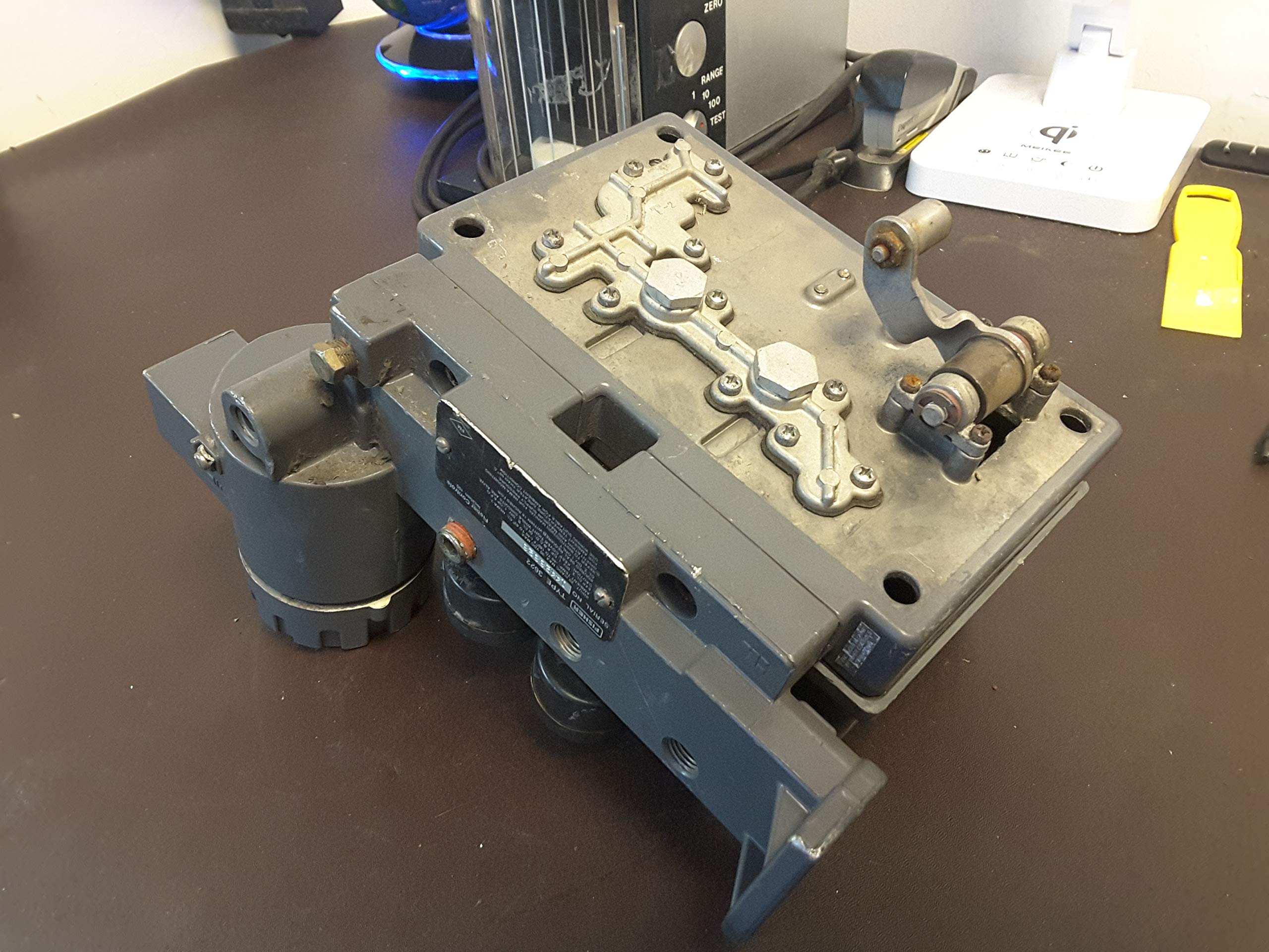 New FISHER ElectroPneumatic POSITIONER, Serie 3600, Type 3620J on