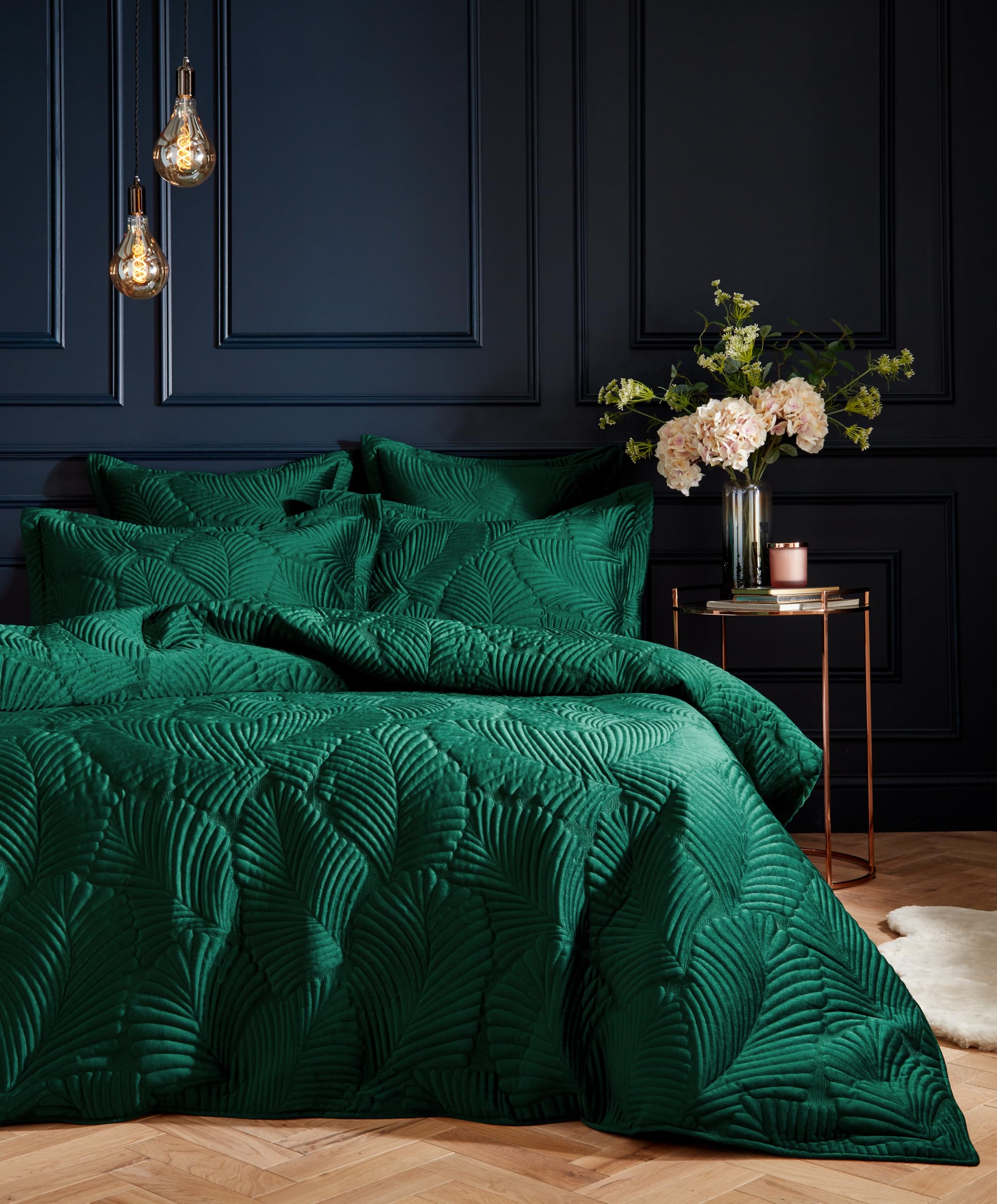 Paoletti Palmeria Quilted Duvet Cover Set – Luxe Embroidered Velvet Bedding (Emerald – Single)