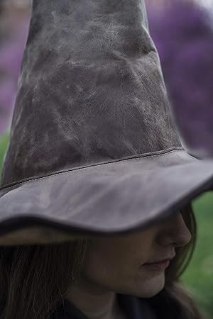 Eviltailors Salem Hut Mittelalterlicher Hexenhut Aus Leder Braun M Amazon De Spielzeug