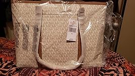 Review Image by LoUiS**TaShA AuCkErMaN LoUiS**TaShA AuCkErMaN