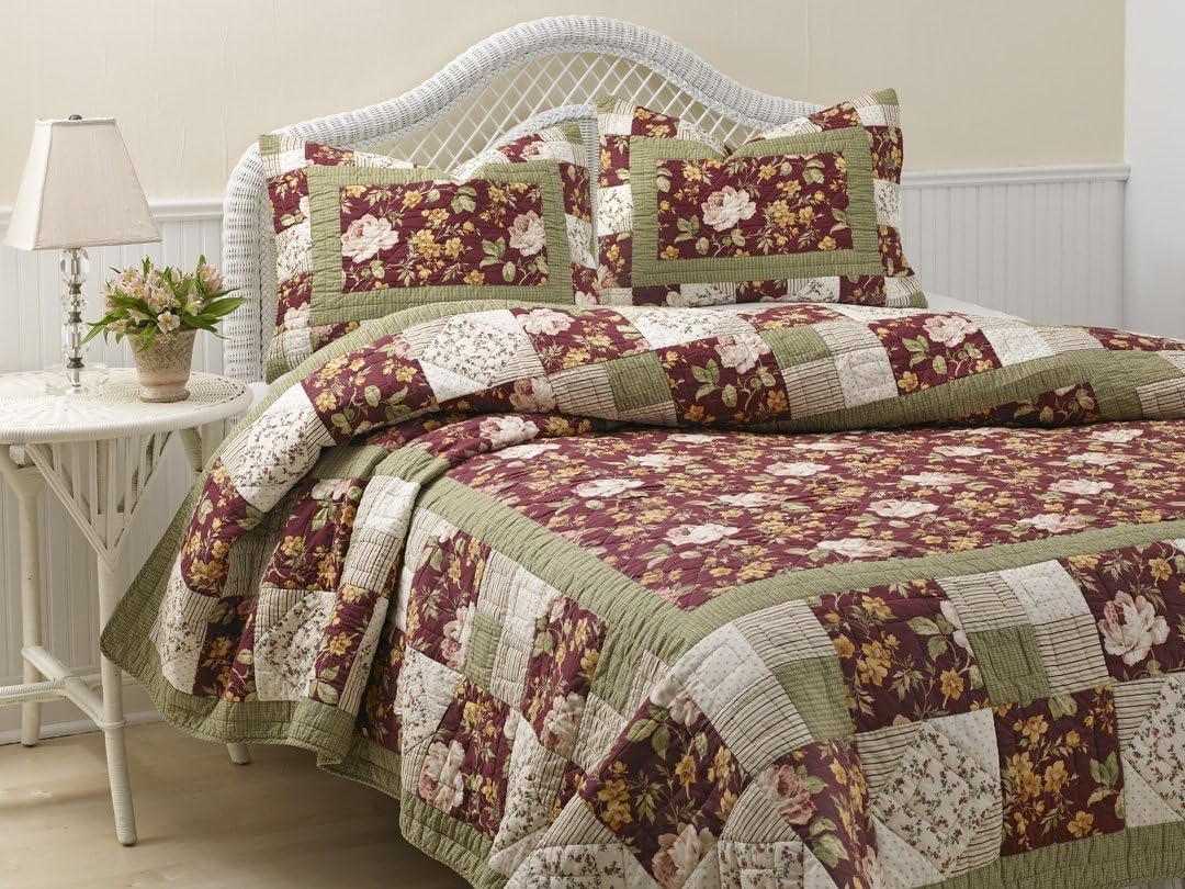 Laura Ashley Ingrid Quilt Set, King Home & Kitchen