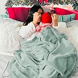 Bedsure Fleece Throw Blanket 150x200 Sage Green Microfibre Polyester view 5