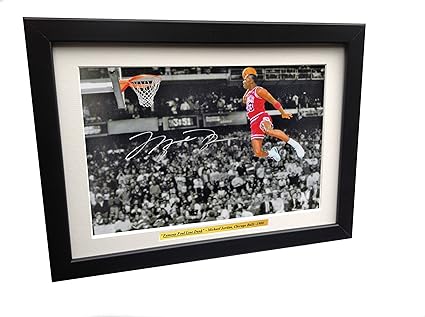 12x8 Michael Jordan Famous Foul Line Dunk Autographed Photo Photograph Picture Frame Amazon Co Uk Kitchen Home