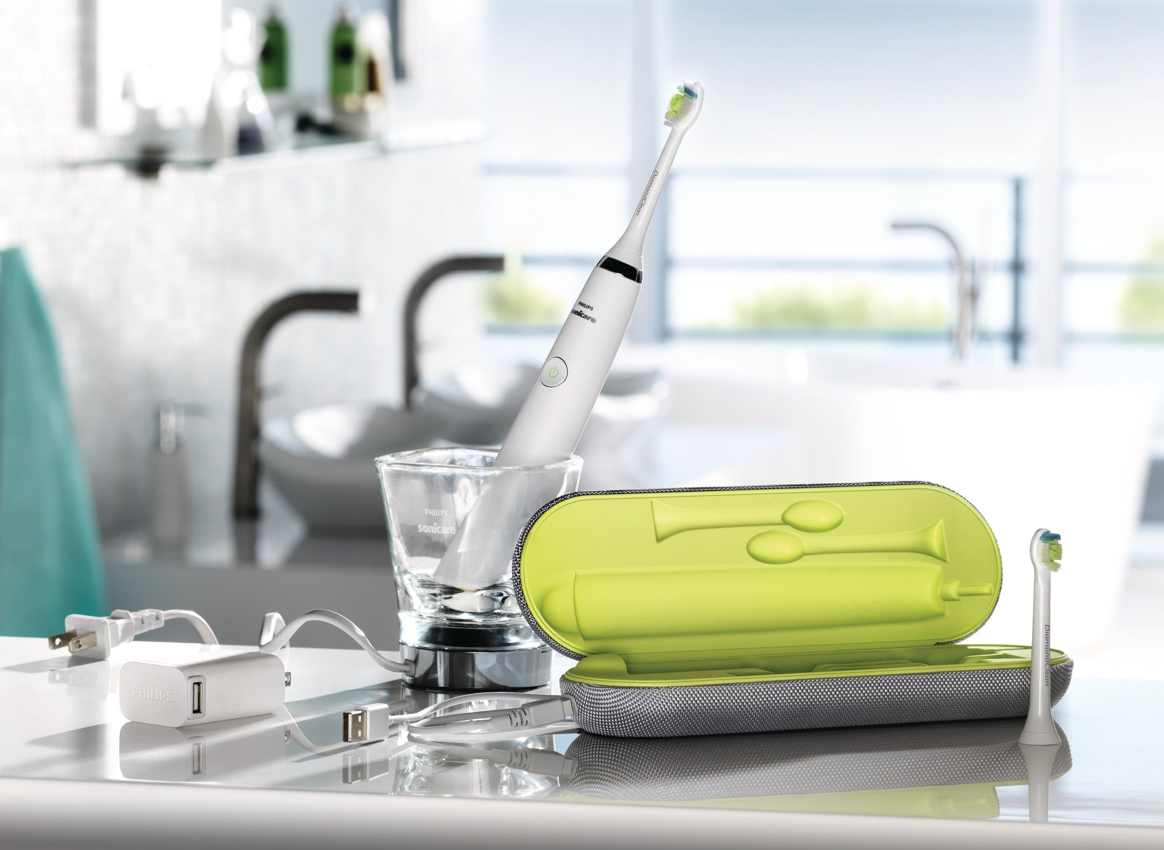 Philips Sonicare DiamondClean rechargeable electric toothbrush, White Edition, HX9332