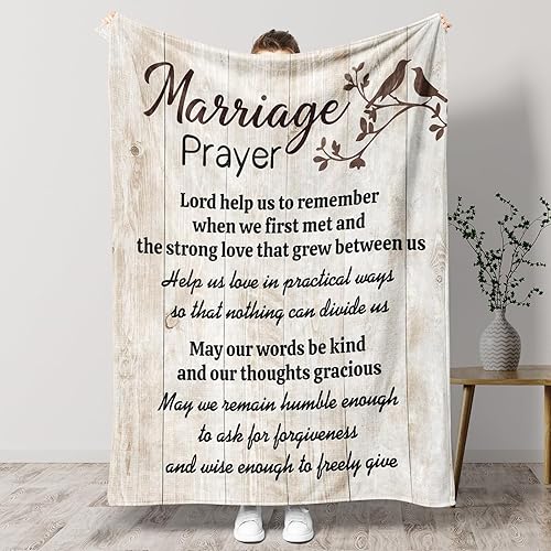 TheGiffter Wedding Gifts for Bride and Groom Chrismas, Blanket Happy Marriage Gifts for Couples, Wedding Gifts for Couples 2025 Engagement Bride to Be Gift Women Wedding Congratulation