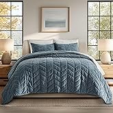 EVERGRACE 3 Pieces Luxurious Velvet King Quilts, Ultra Soft Lightweight Velvet Comforter Set, Matelasse Oversized Bedspread Coverlet for All Season with 2 Shams, Stormy Blue, 108"x96"