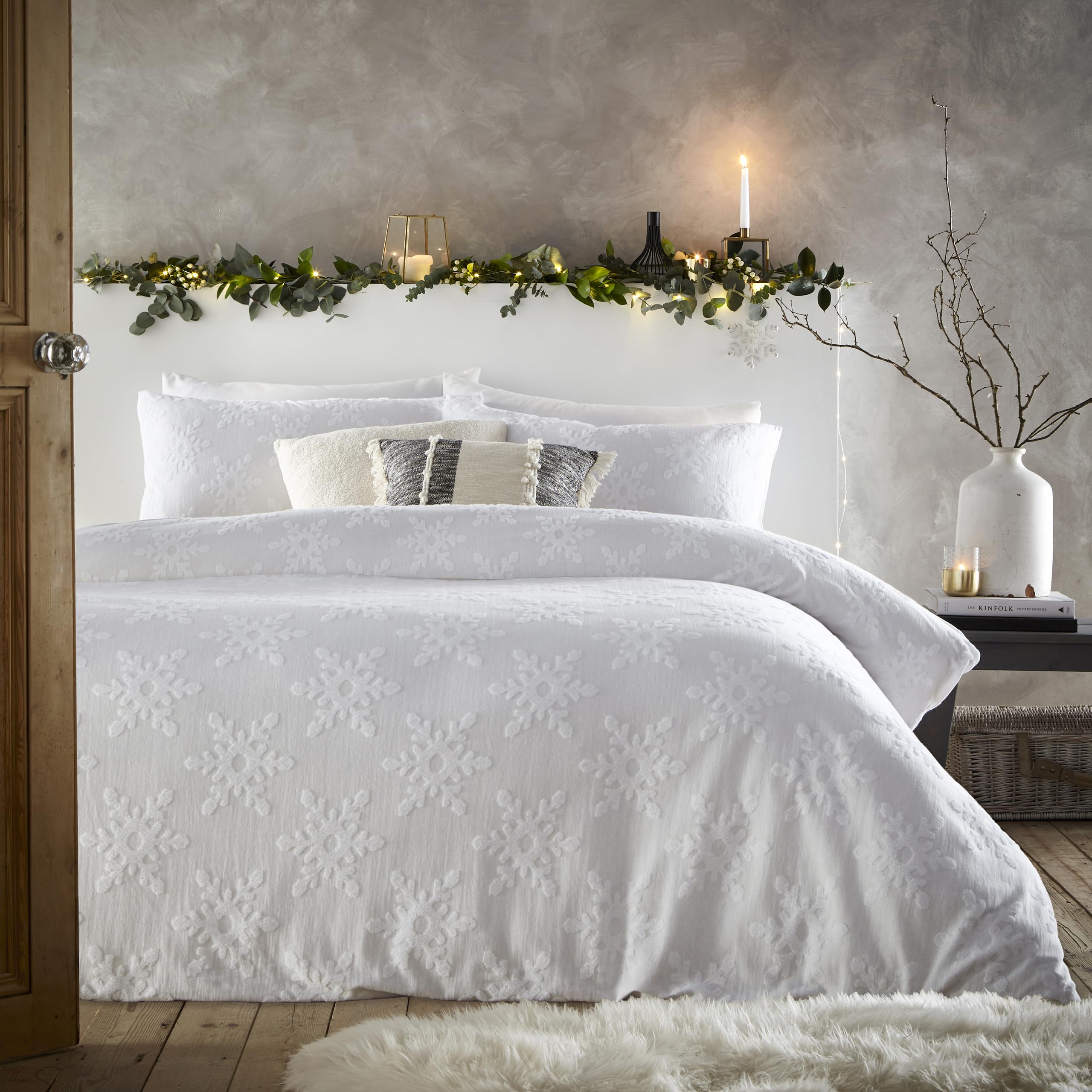 furn. Tufted Snowflake Duvet Cover Set - 100% Cotton Fabric, Elegant Textured Snowflake Design & Crisp Percale Reverse (White – Double) — image 1