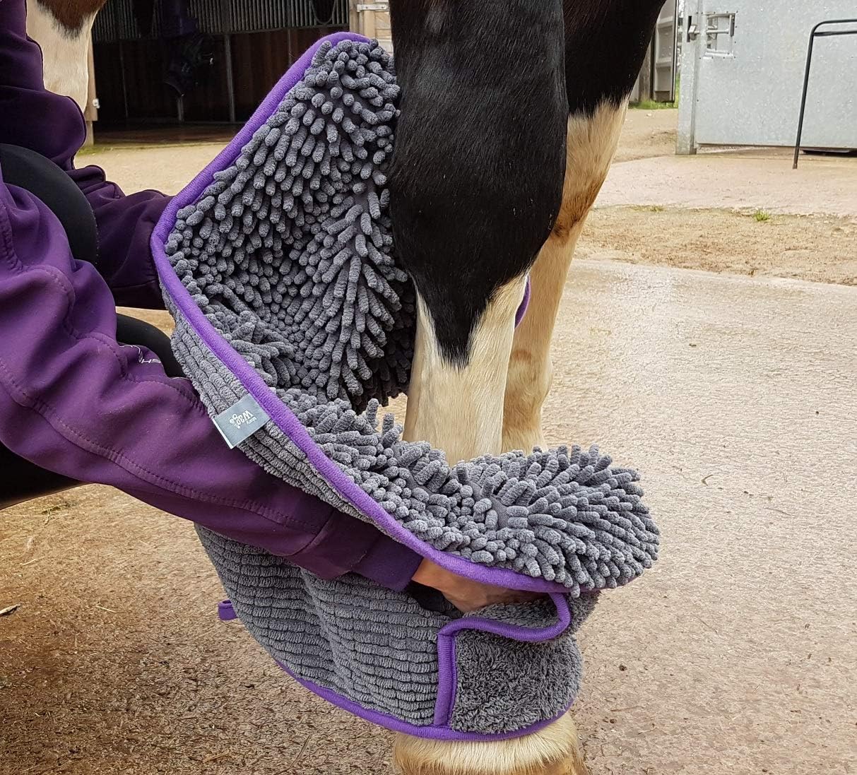 Henry Wag Equine Noodle Glove Towel, Soft & Highly Absorbent Microfibre Noodles, Muddy Pet Accessories, Quick Drying - Image 5