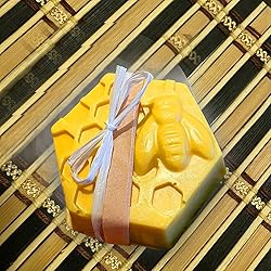 (More Styles Optional) Fuehbur 3 Pack Bee Soap