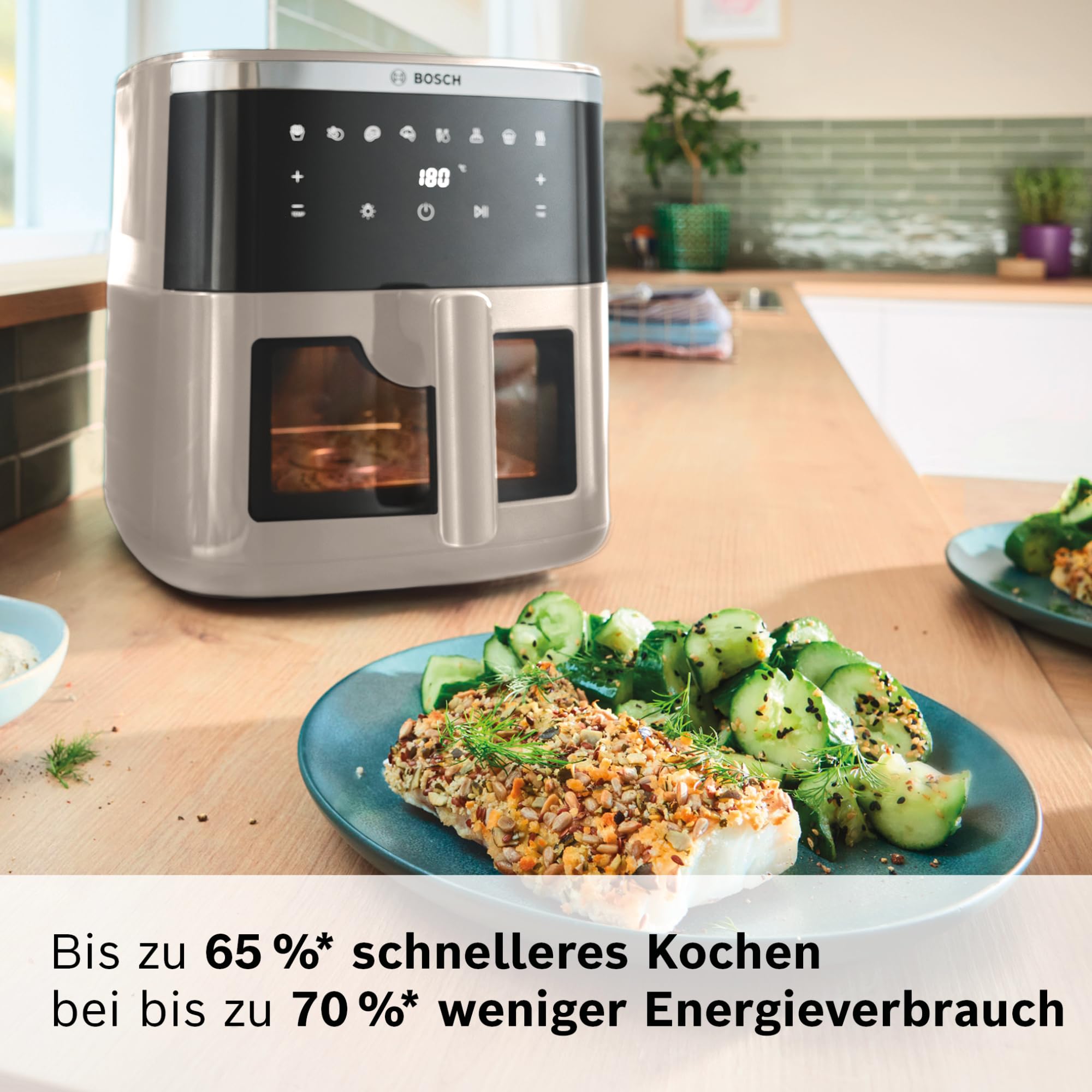 Bosch Heißluftfritteuse Serie 6, XXL Air Fryer, creme, 7,2 L Fassungsvermögen, beleuchtetes Sichtfenster, 7 voreingestellte Programme, bis zu 65% schnelleres Kochen, MAF671C0 3