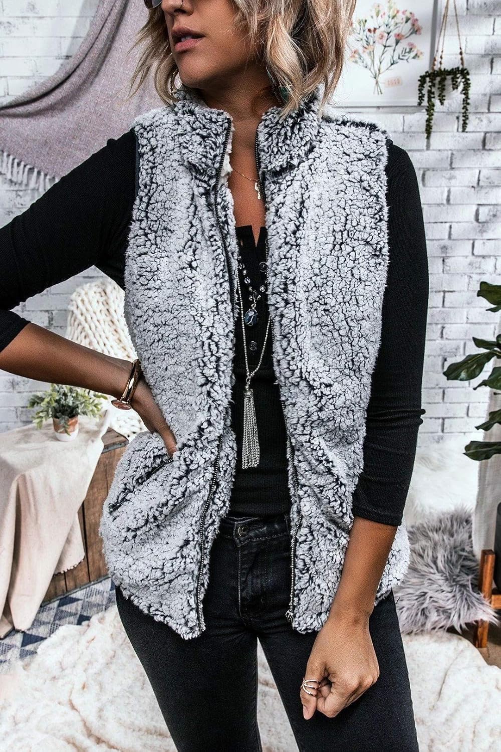 MEROKEETY Women's Casual Sherpa Fleece Lightweight Fall Warm Zipper Vest with Pockets at  Women's Coats Shop