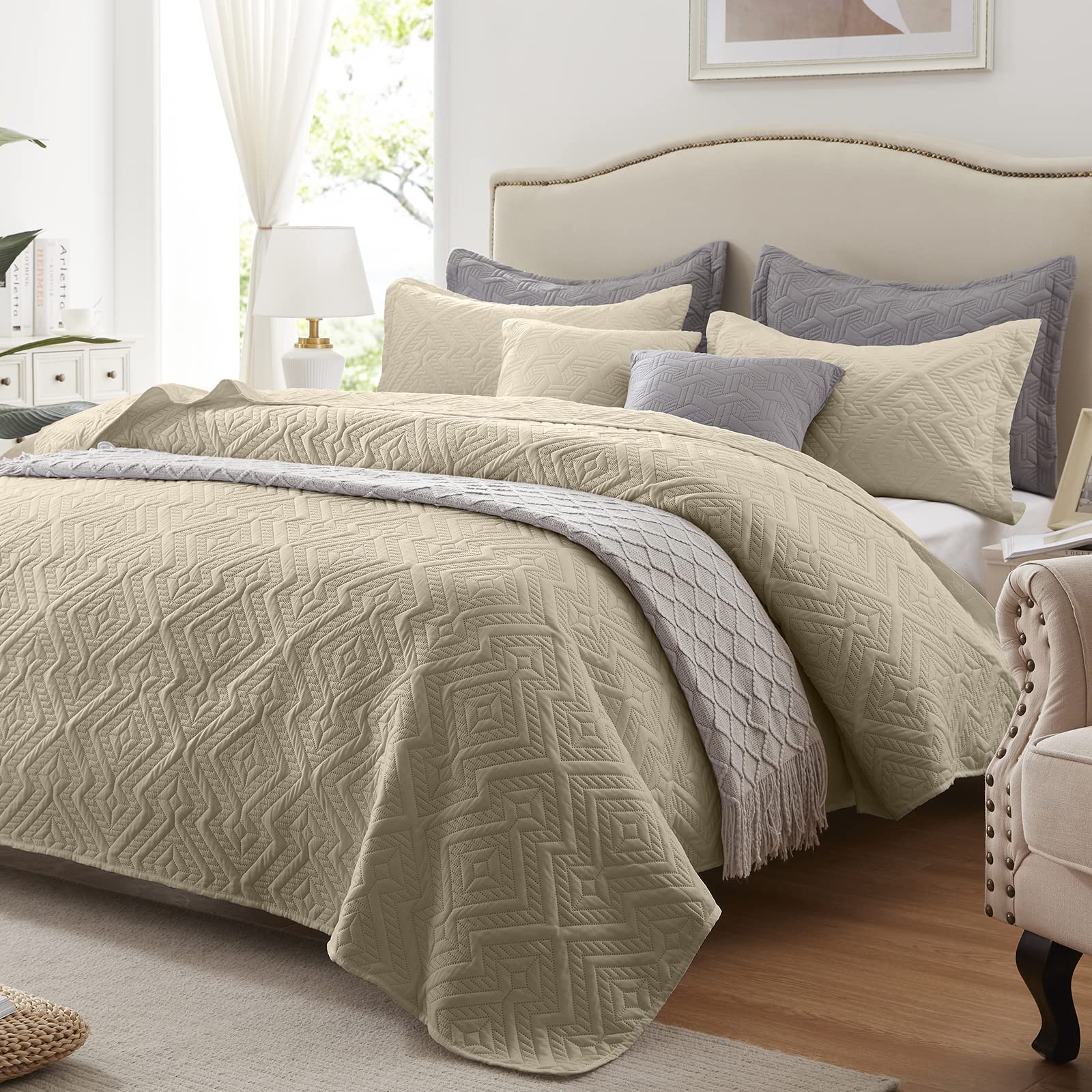 Photo 1 of LEAONME Full/Queen Quilt Set 3 Pieces, Lightweight Beige Bedspread-90''x98'', Soft Microfiber Summer Quilt/Coverlet, Luxurious Warm Bedding Sets for All Seasons (Includes 1 Quilt, 2 Shams)