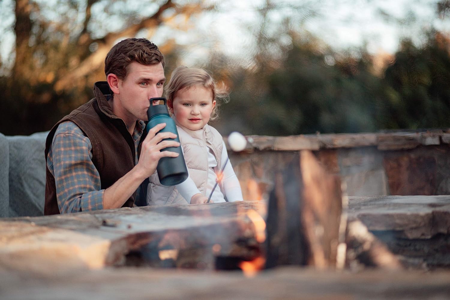 Simple Modern Insulated Water Bottle with Straw Lid 1 Liter Reusable Wide Mouth Stainless Steel Flask Thermos, 32oz (945ml), Midnight Black: Kitchen & Dining