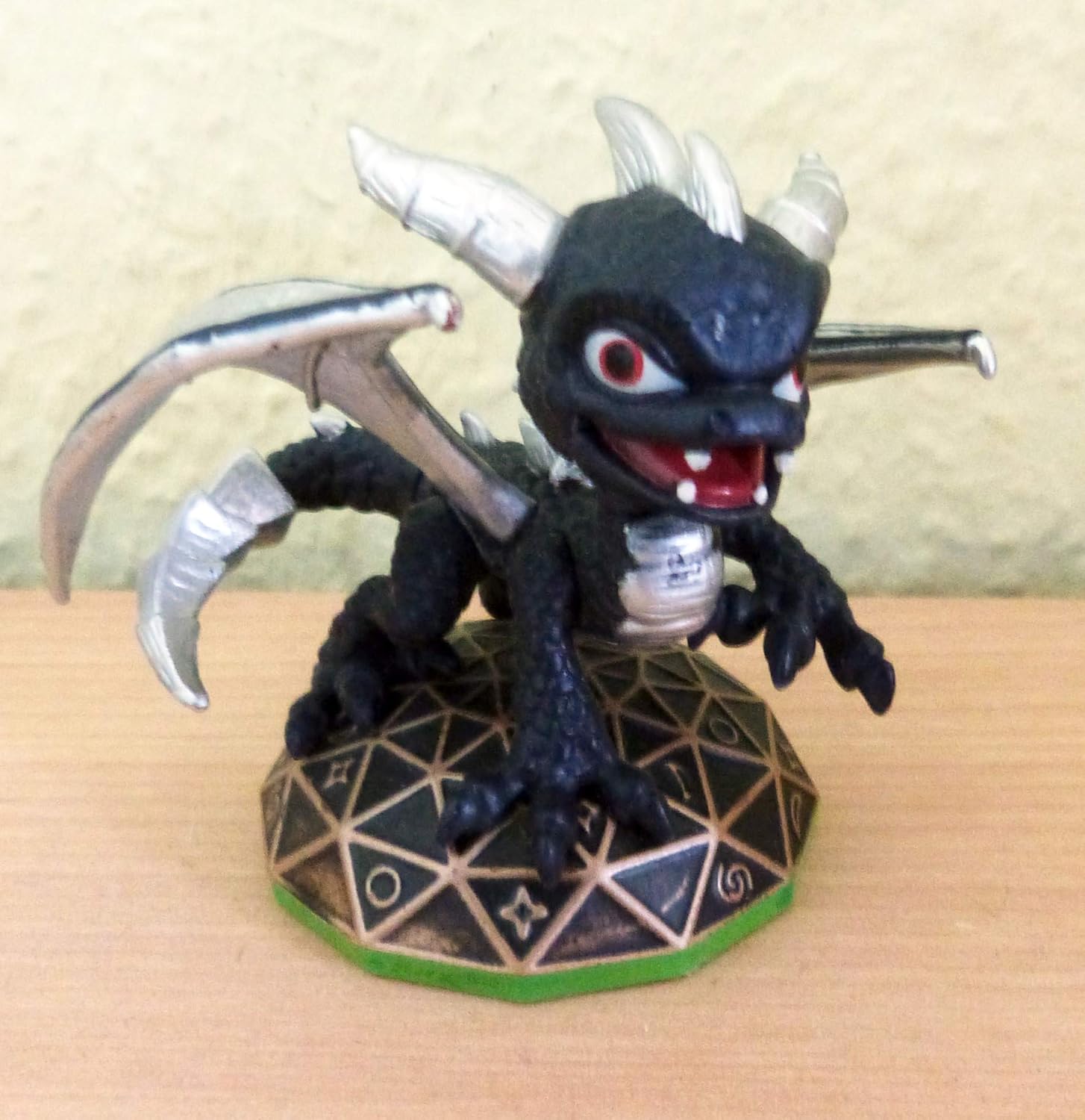 skylanders dark spyro figure
